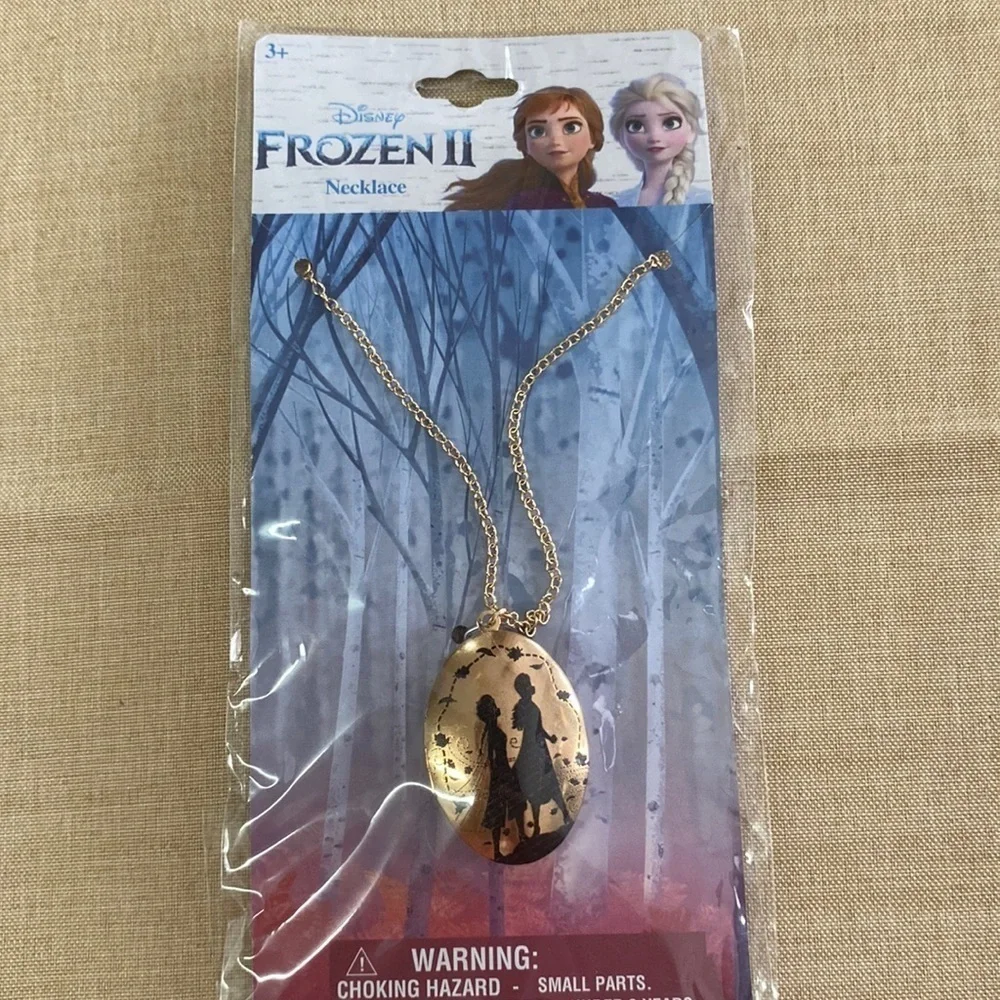 #4-Disney Frozen II Necklace (AI)